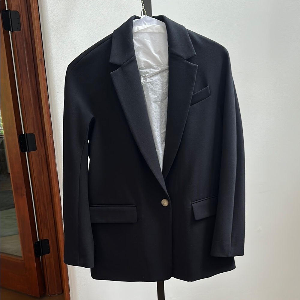 Vince Women’s Black Blazer